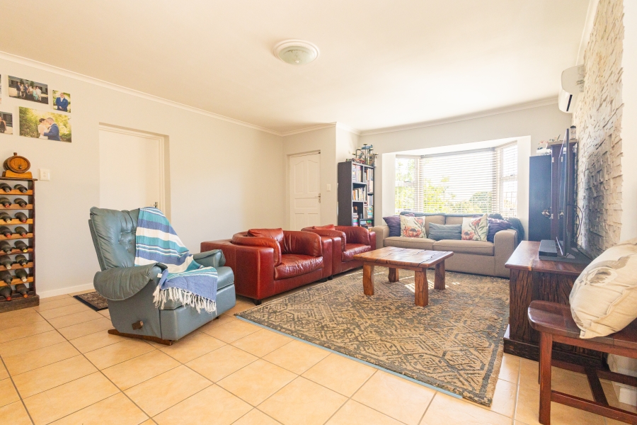 3 Bedroom Property for Sale in The Crest Western Cape